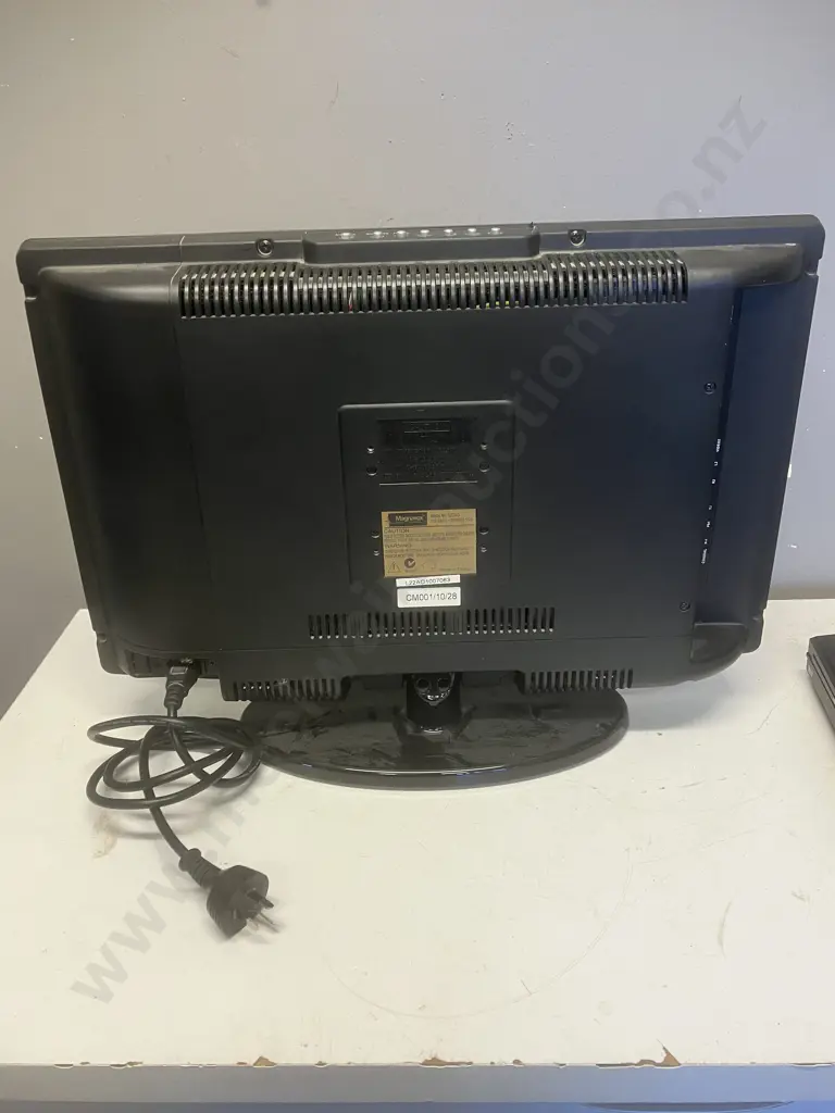 Magnavox 22" TV L22A0 With Remote & DishTV Aerial Box - DVD With Manual Image 1++