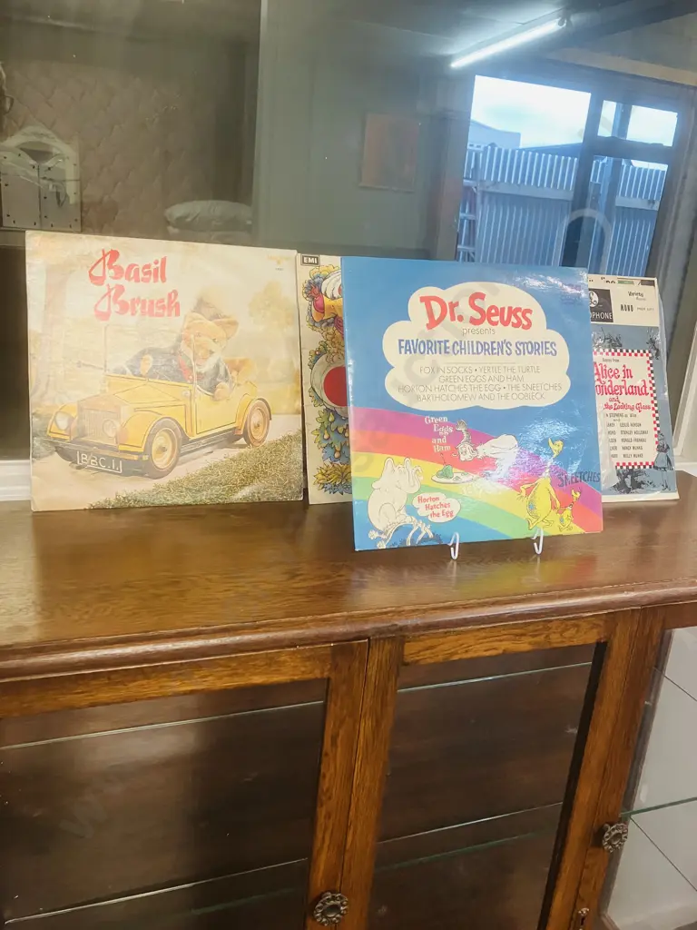 Dr. Seuss Presents Favorite Children's Stories 2 x Vinyl, LP, Gatefold 1975 NZRCA Camden CXS-9029 Image 1++