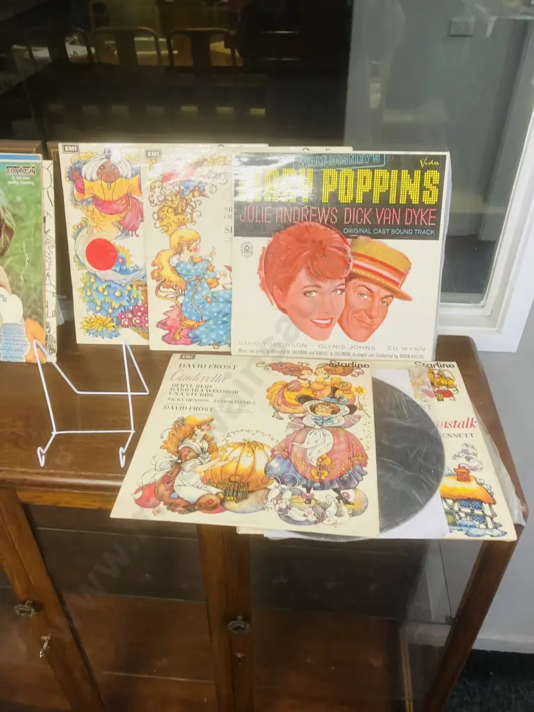 Dr. Seuss Presents Favorite Children's Stories 2 x Vinyl, LP, Gatefold 1975 NZRCA Camden CXS-9029 Image 1++