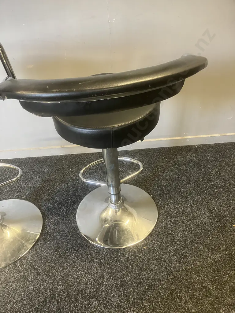 Pair of Black Leather Effect Gaslift Barstools Image 1++