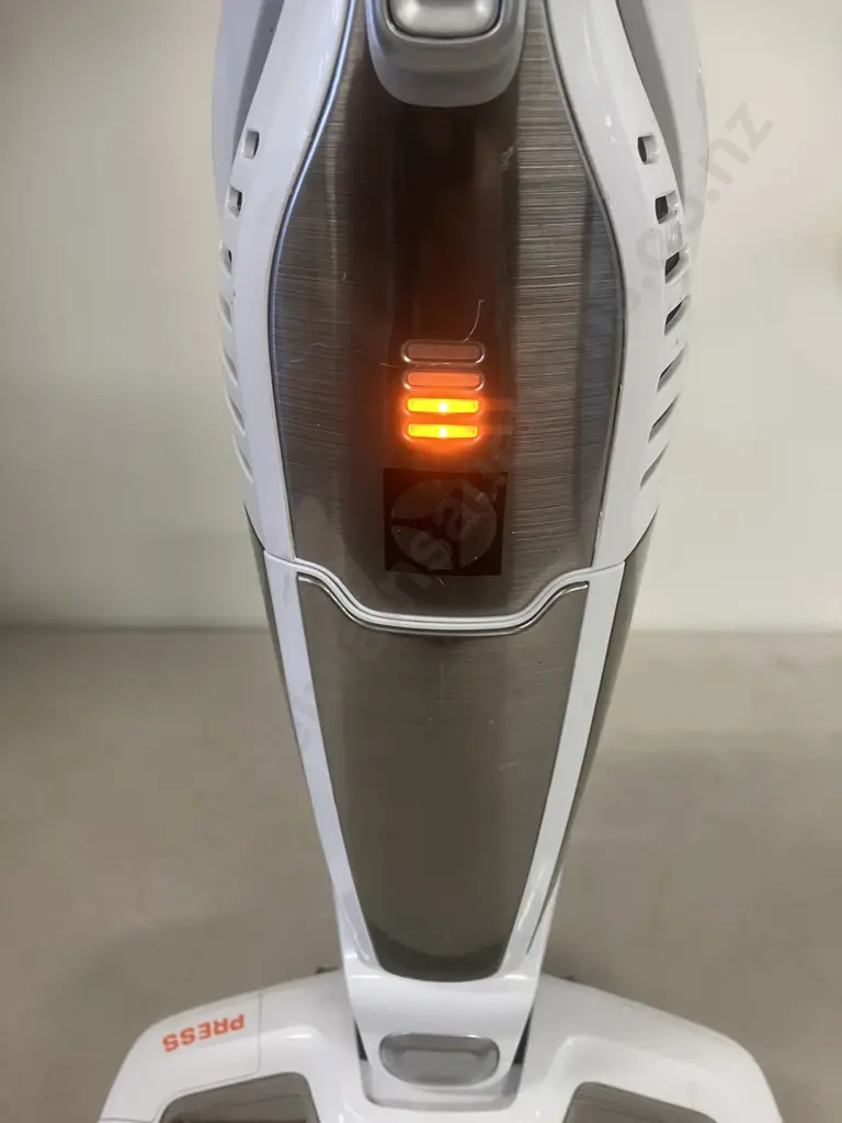 Electrolux Ergorapido 14.4V Cordless Vacuum Cleaner - ZB3104 Image 1++