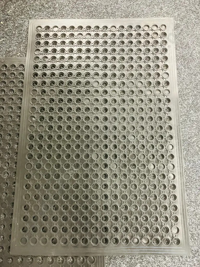 Pair of Rubber Floor Mats (Commercial) 60 x 90 - New Image 1++