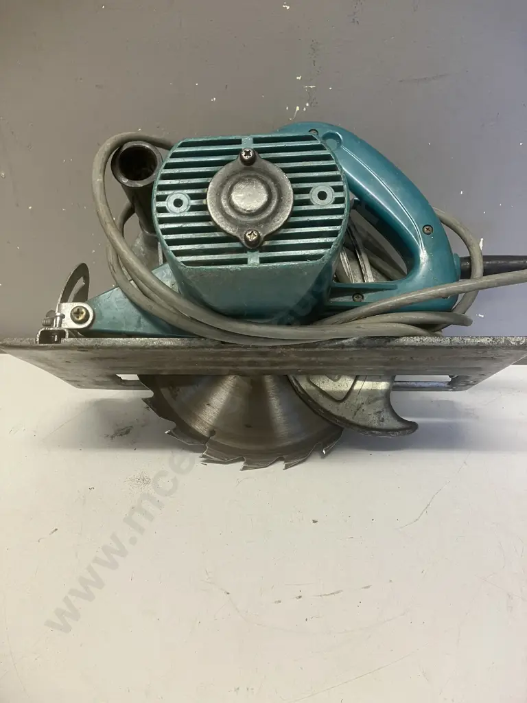 Makita 9" Circular Saw Model 5900-B Image 1++