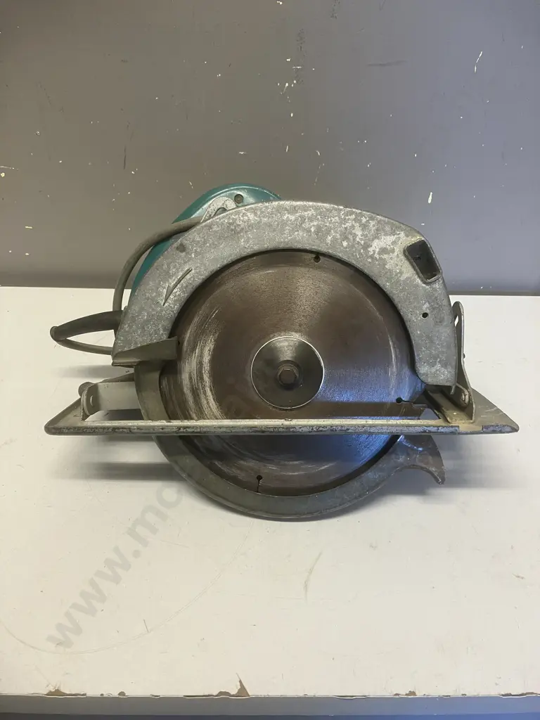 Makita 9" Circular Saw Model 5900-B Image 1++