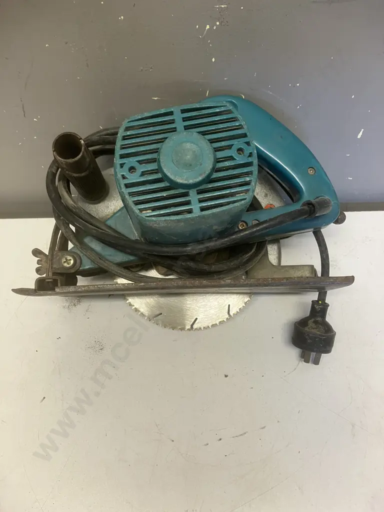 Makita 8" Circular Saw Model 5700 Image 1++