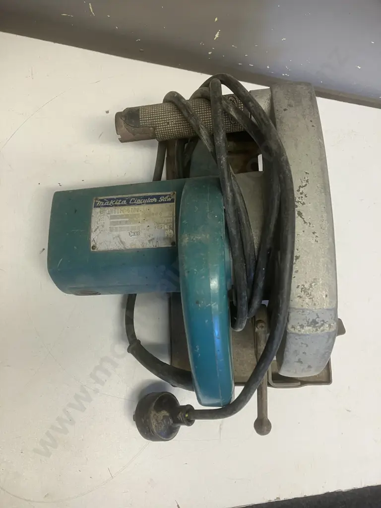 Makita 8" Circular Saw Model 5700 Image 1++