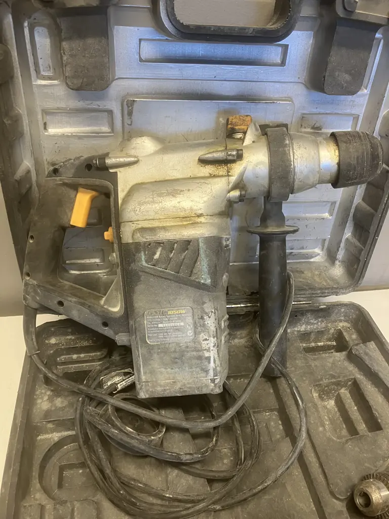 GDC Rotary Hammer Drill 1050W IN Blow-Moulded Case Image 1++