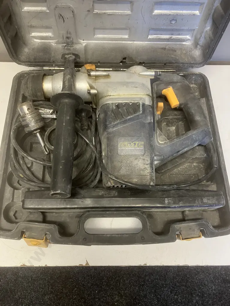 GDC Rotary Hammer Drill 1050W IN Blow-Moulded Case Image 1++