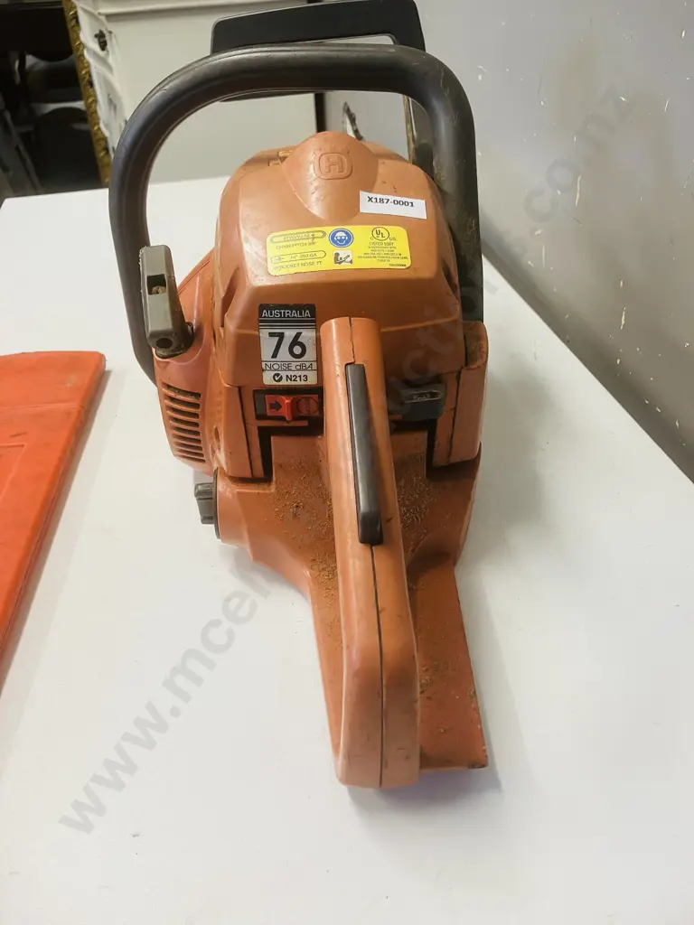 Husqvarna 137 E-Series Chainsaw Image 1++