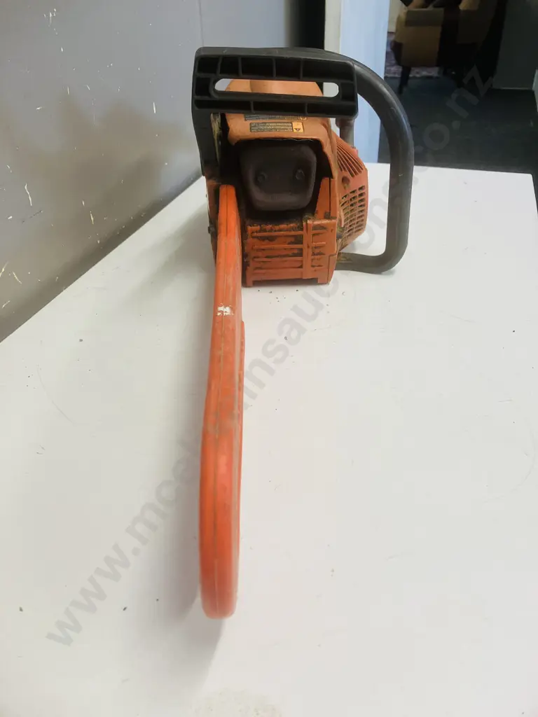 Husqvarna 137 E-Series Chainsaw Image 1++