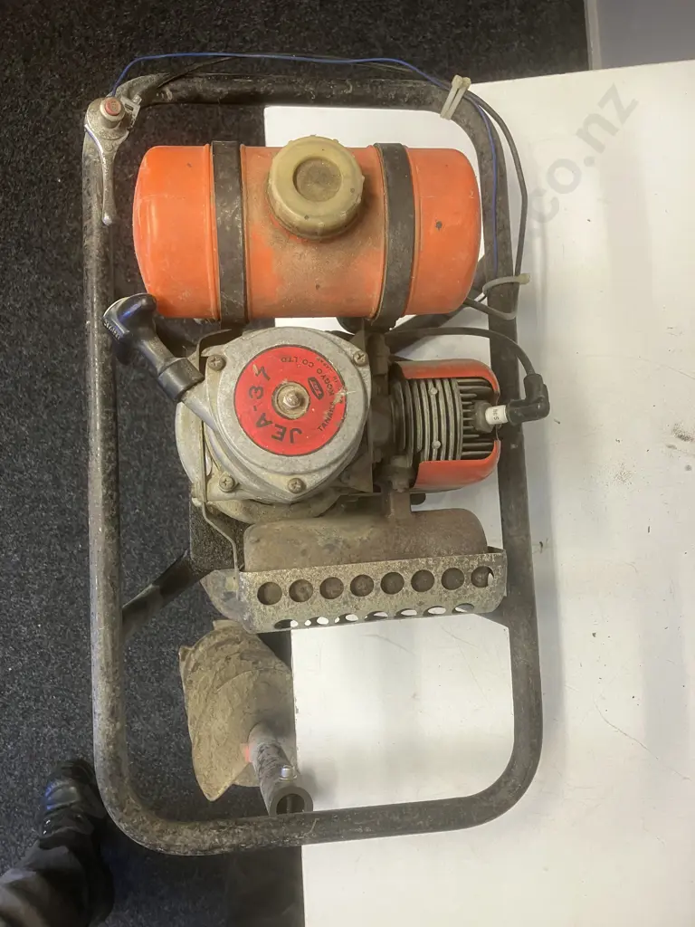 Tanaka (Japan) Post Hole Borer Model JEA-37 With Two Augers (Been Sitting For 18 Months) Image 1++