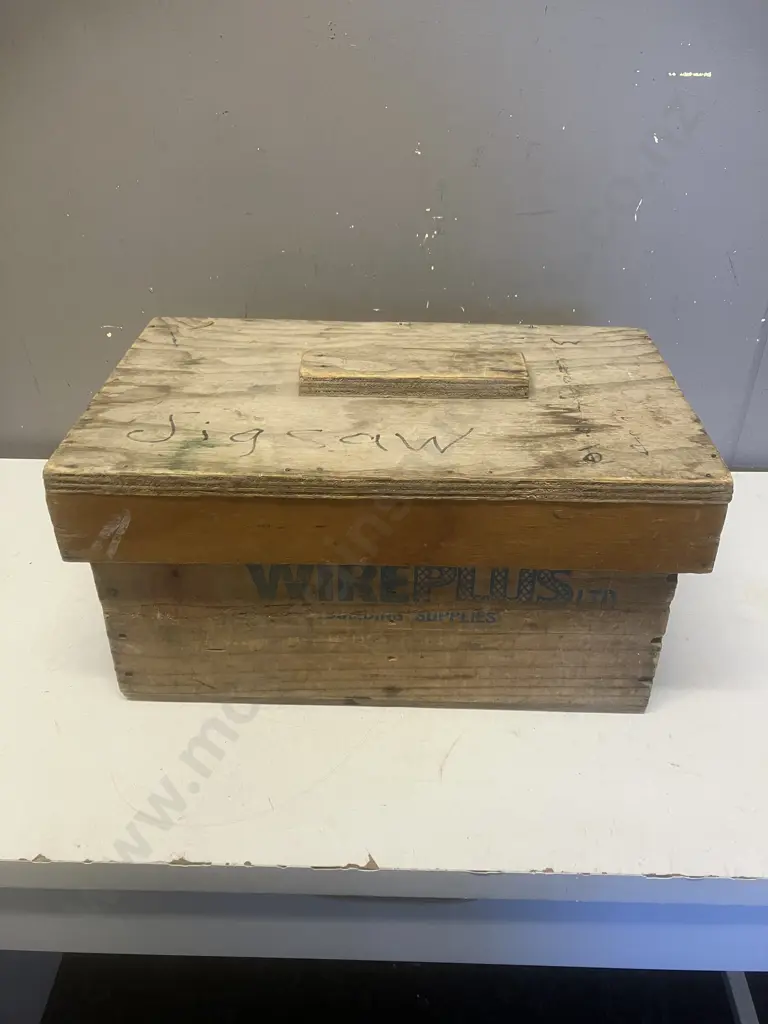 Makita 390W Jigsaw Model 4300BV With Extra Blades In Wooden Box Image 1++