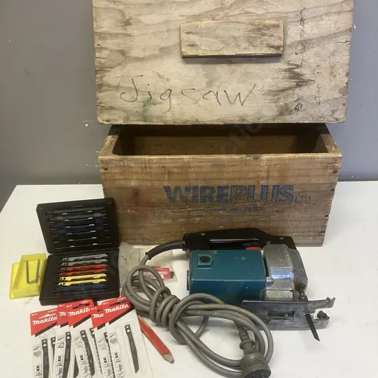 Makita 390W Jigsaw Model 4300BV With Extra Blades In Wooden Box