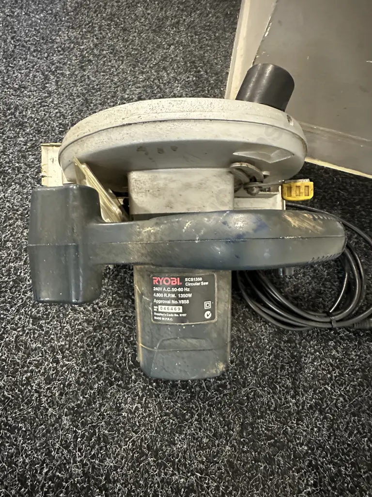 Ryobi Circular Saw 240V ECS1350 Image 1++