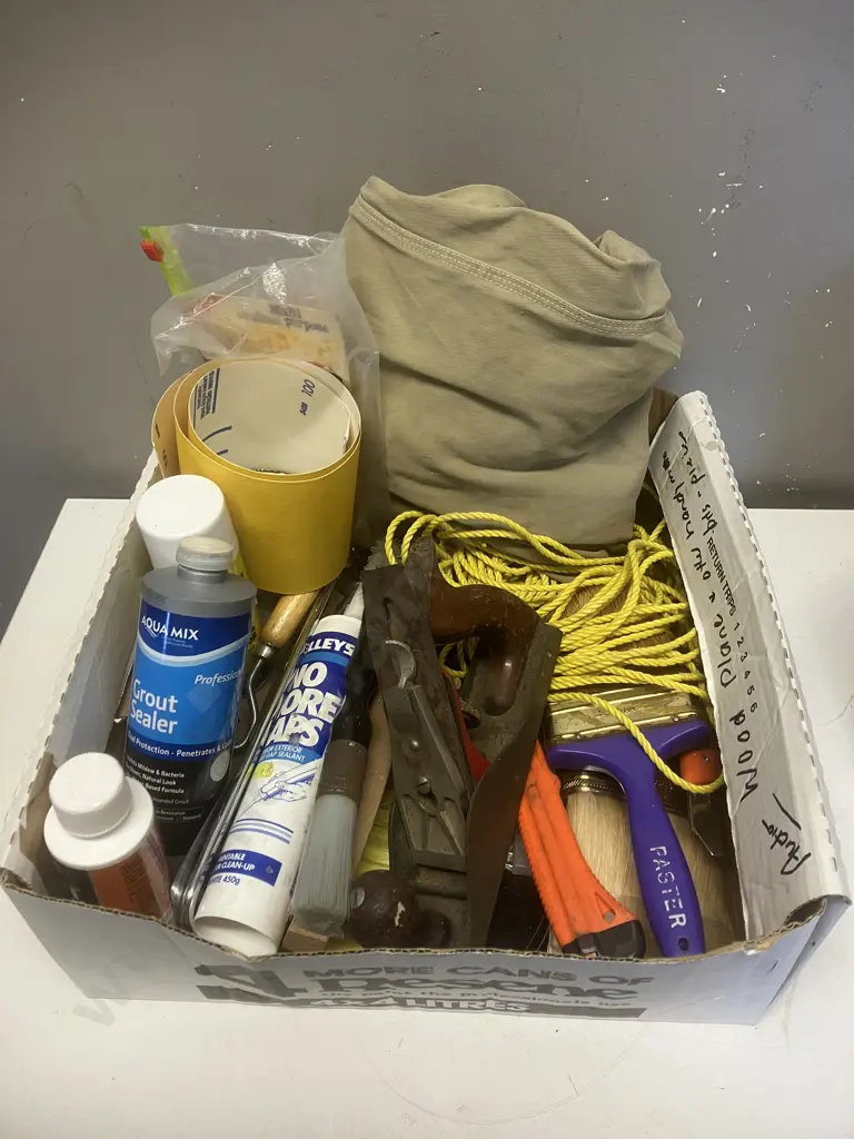 Tools, Falcon No6 Plane, Bib Overalls, Brushes Etc Image 1++