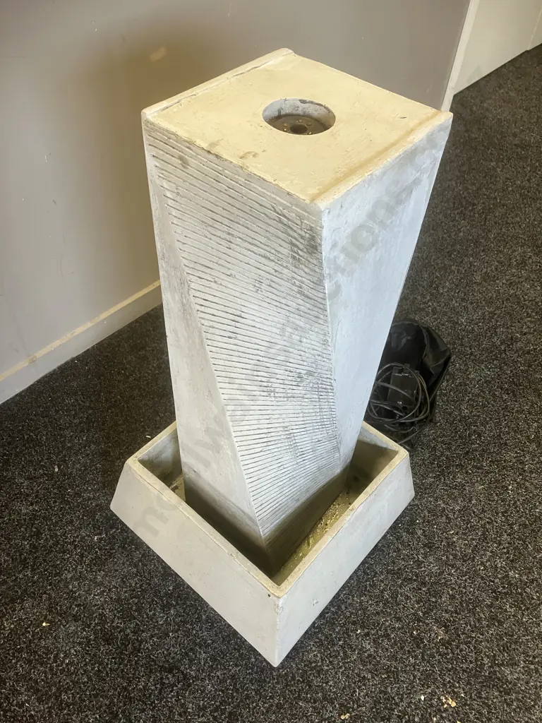 Water Feature. H75cm Image 1++