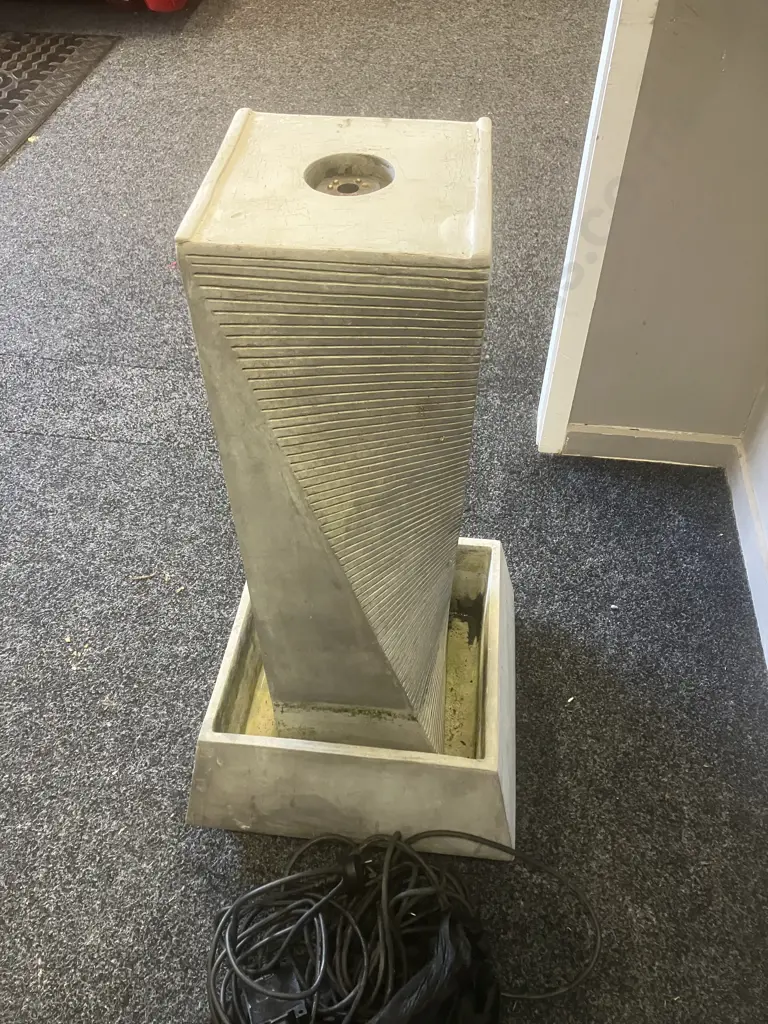 Water Feature. H75cm Image 1++