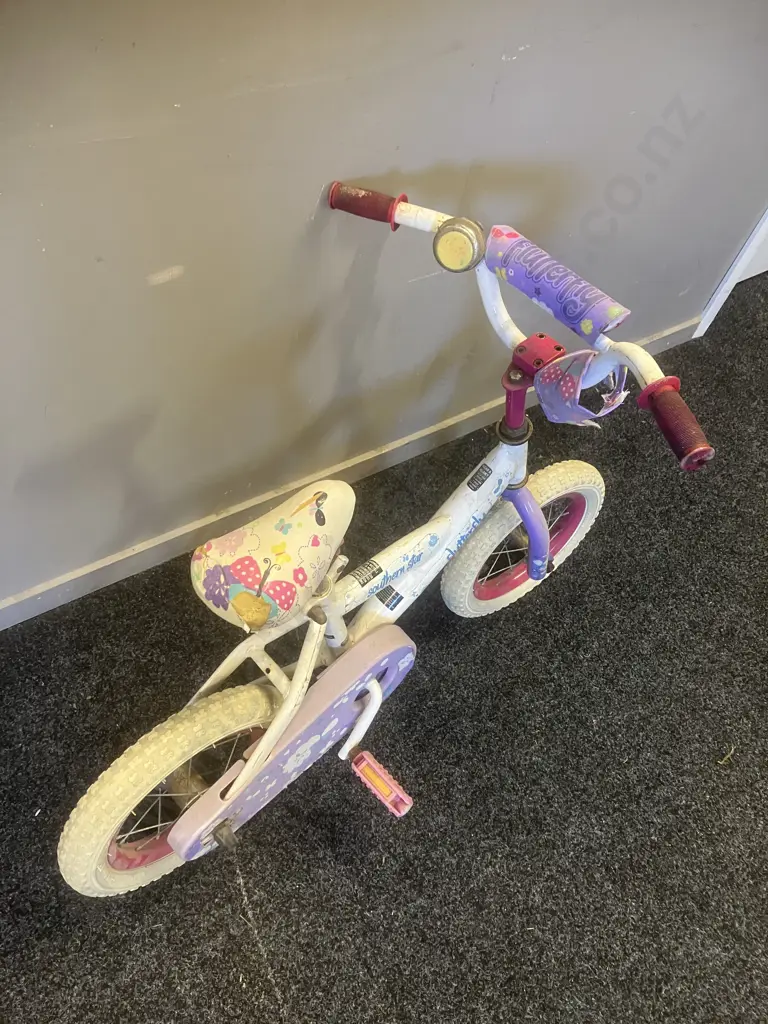 Southern Star Flutterfly Kids Bike Image 1++