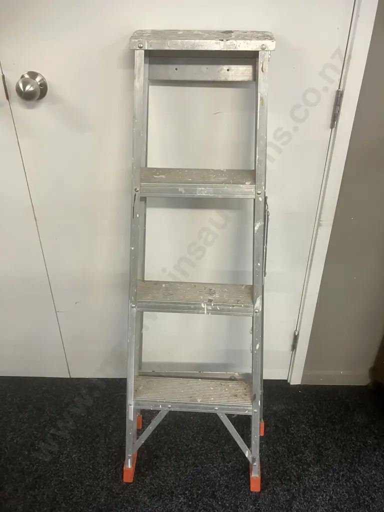 Aluminium StepLadder. 3 Step 113cm Image 1++