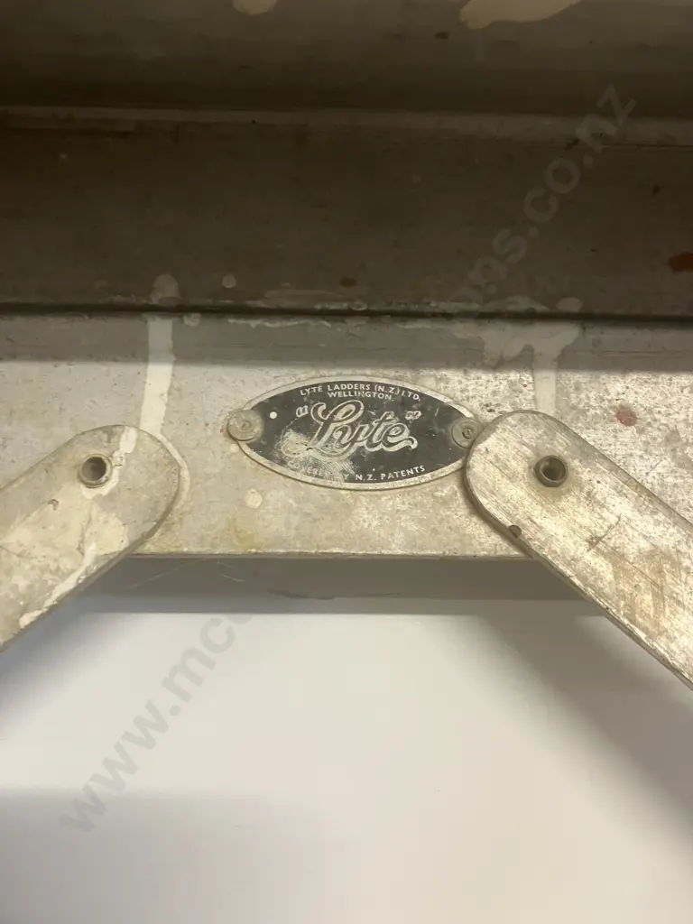 Lyte Brand Aluminium Ladder. 7 Step 202cm Image 1++