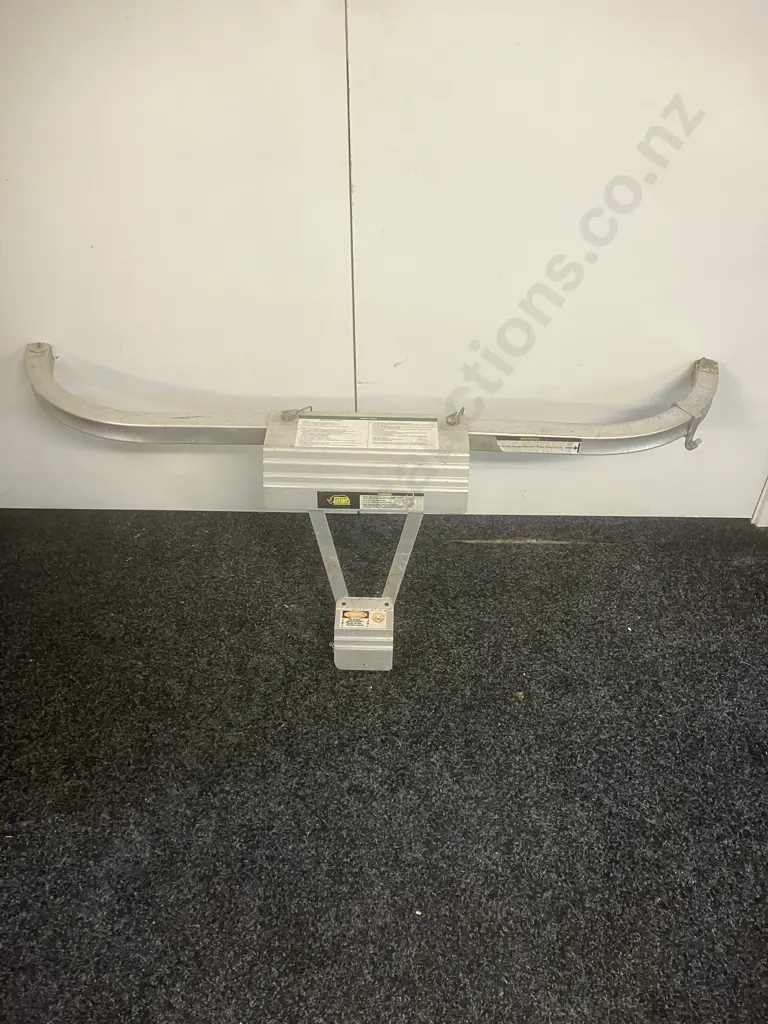 Rhino Model AS-400 Ladder Outrigger Image 1++