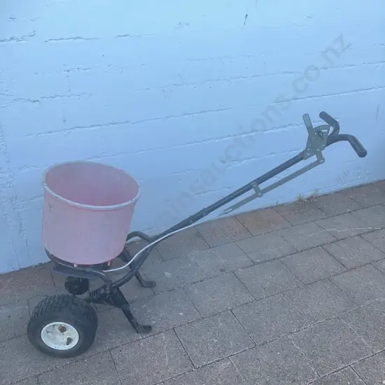 Earthway EV-N-SPRED Broadcast Walk-behind Seed & Fertiliser Spreader