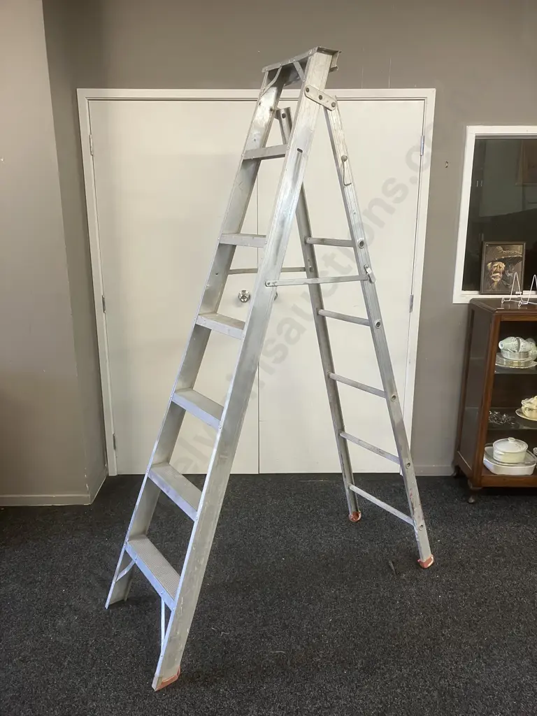 Aluminium Ladder - 6 Step, 213cm Image 1++