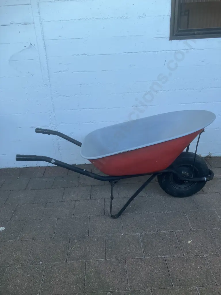 Wheelbarrow With Steel Tray Image 1++