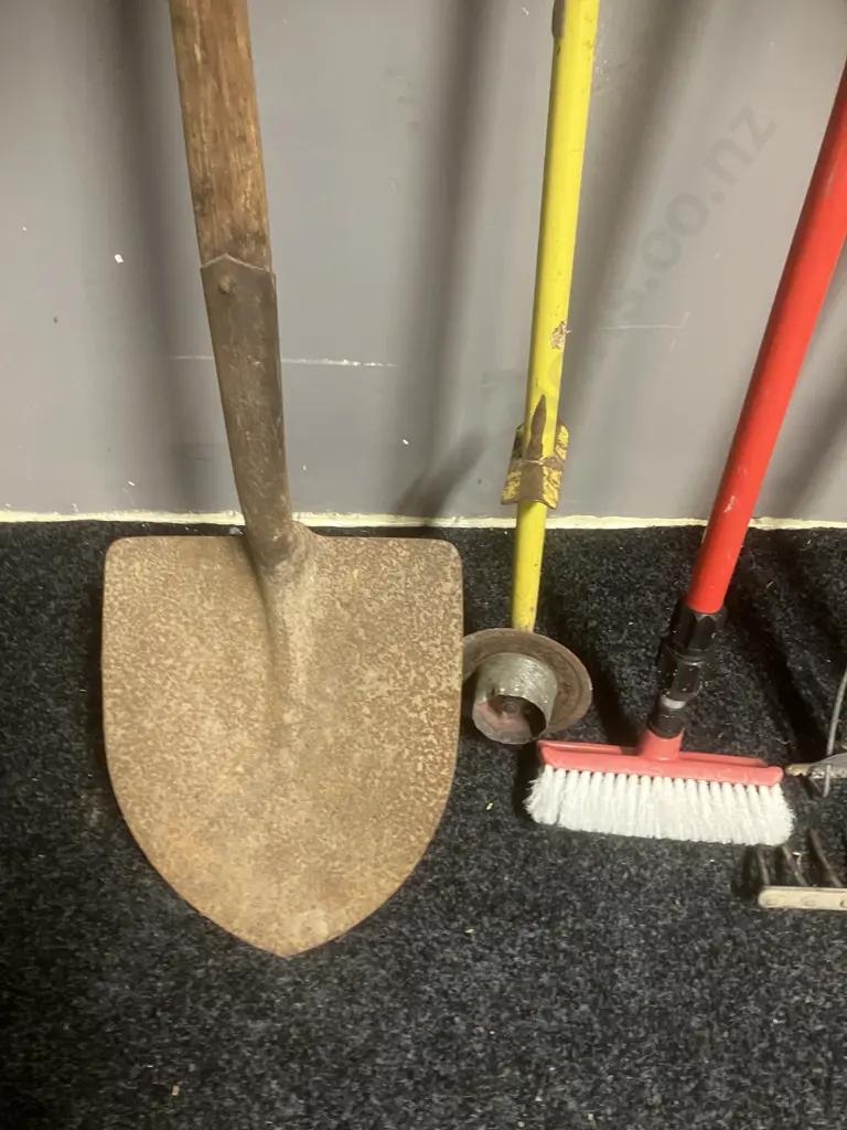 Garden Tools, House Wash Brush Etc Image 1++