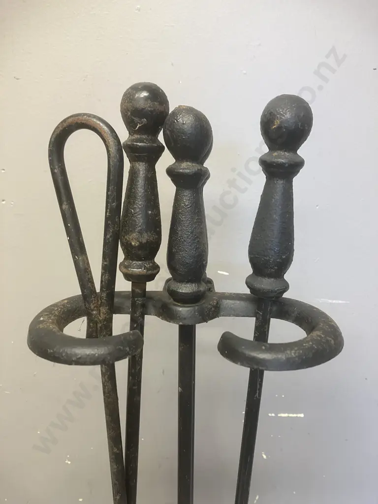 Fireside Companion Set & Steel Watering Can (No Head) Image 1++