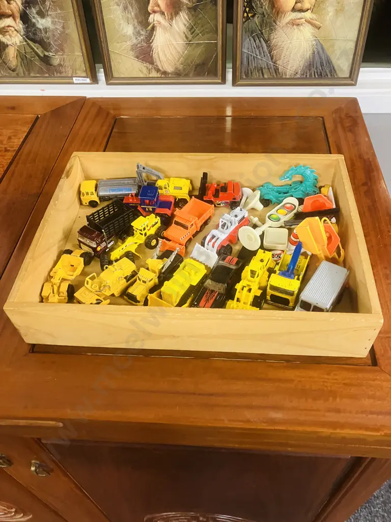 Box of Assorted Vintage Toys - Maisto, ZEE, Hot Wheels Etc Image 1++