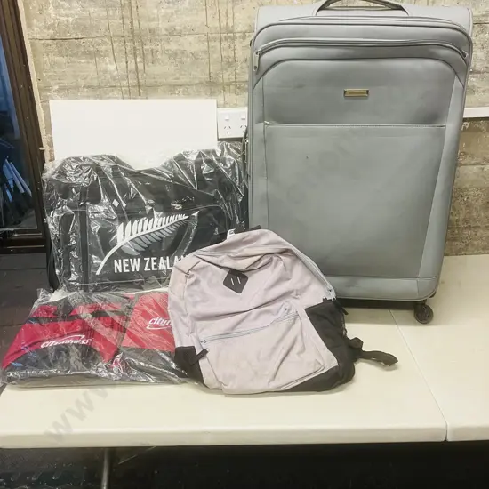 San Michelle Suitcase With Three Other Bags