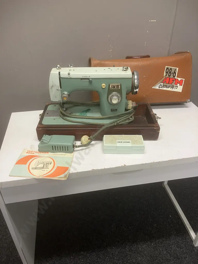 Janome New Home Model 574 Vintage Sewing Machine With Case & Pedal, Instruction Book Etc Image 1++
