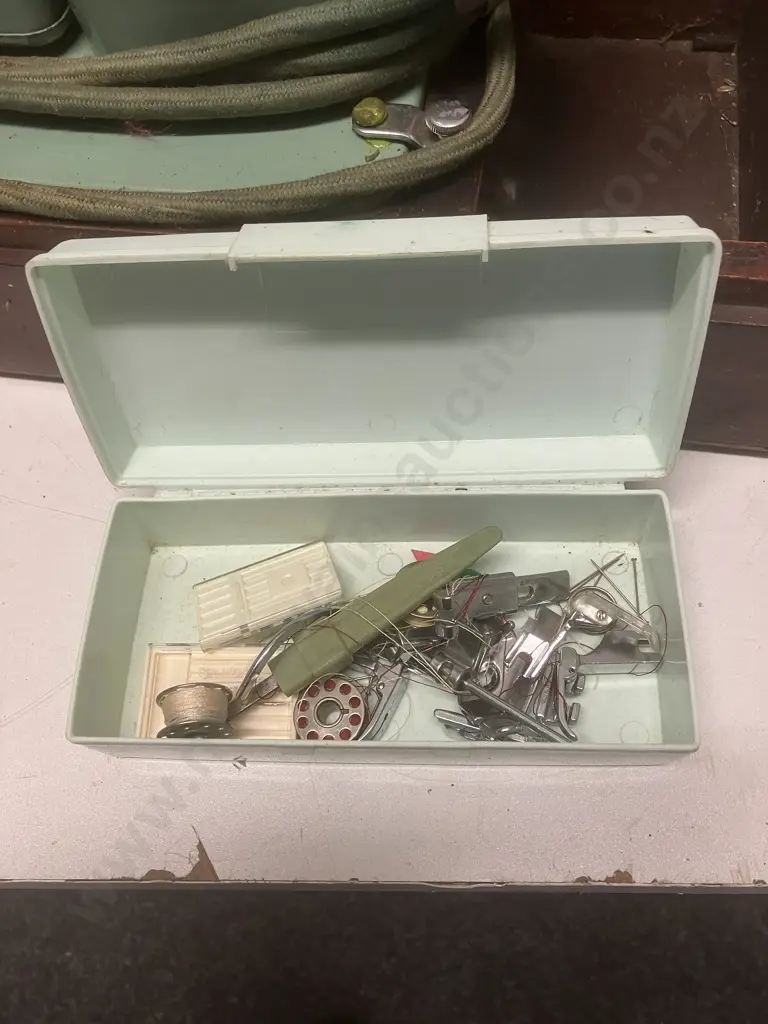 Janome New Home Model 574 Vintage Sewing Machine With Case & Pedal, Instruction Book Etc Image 1++