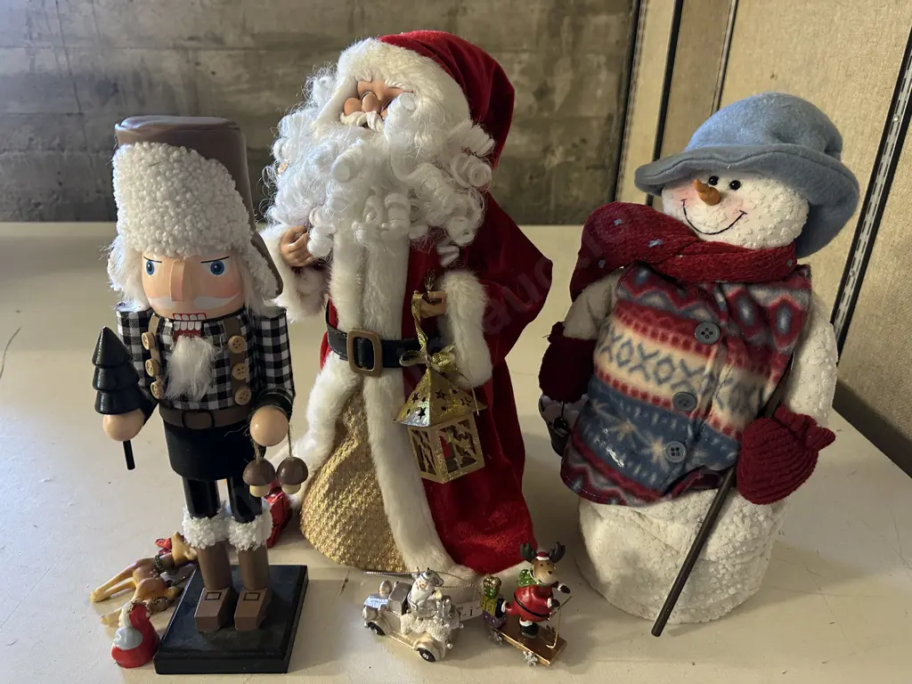 Assorted Christmas Decorations Including Santas Etc Image 1++