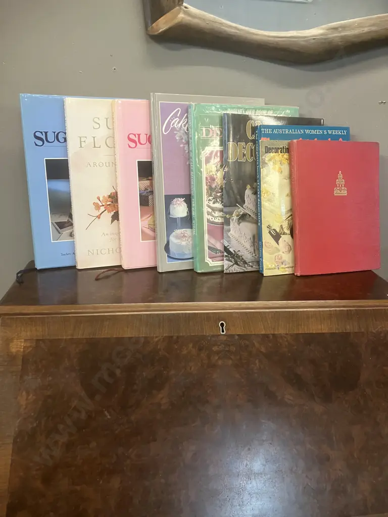 Books - Sugar Flowers, Baking, Bibles, Etc Image 1++