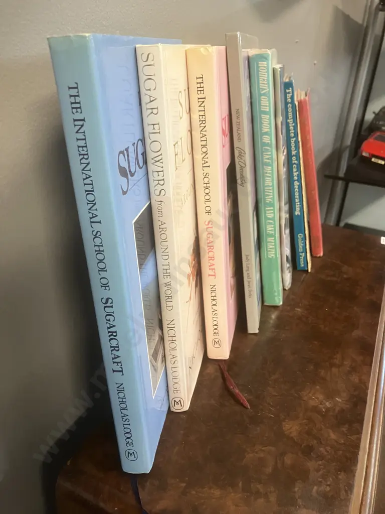 Books - Sugar Flowers, Baking, Bibles, Etc Image 1++