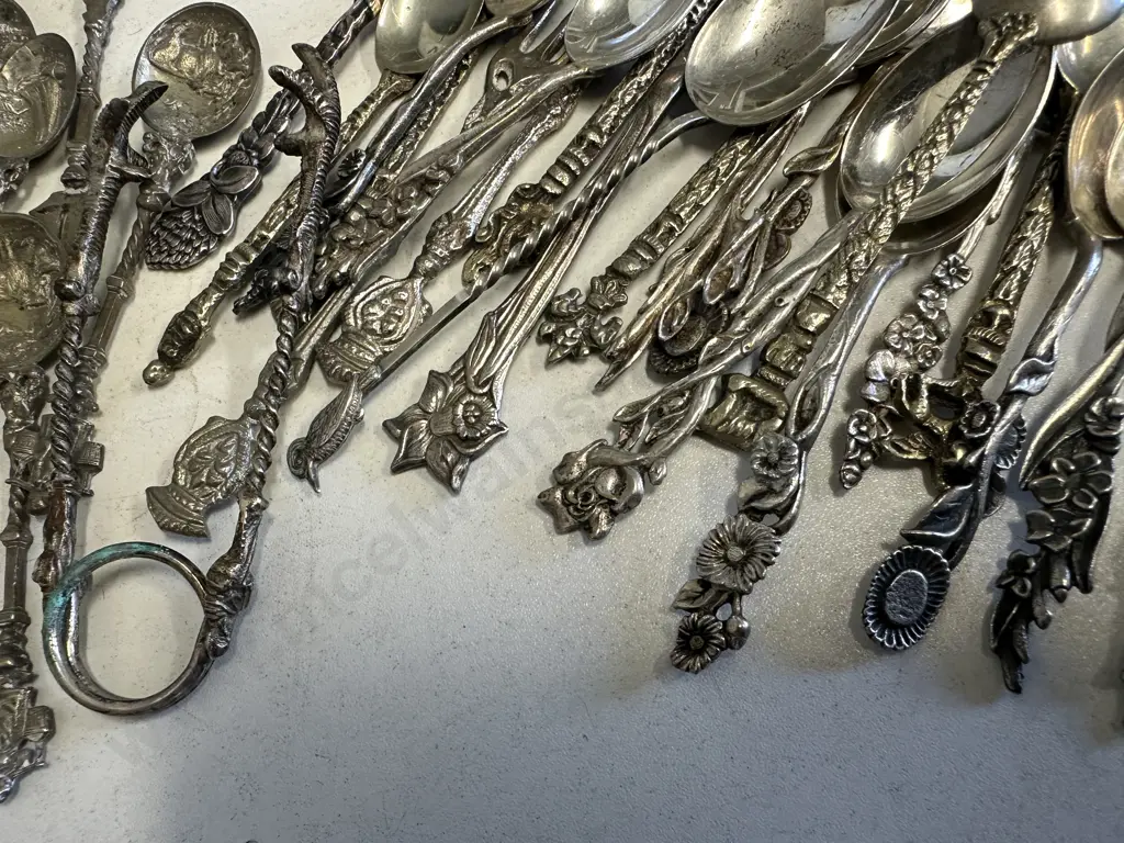 Selection Of Collectors Teaspoons Etc Image 1++