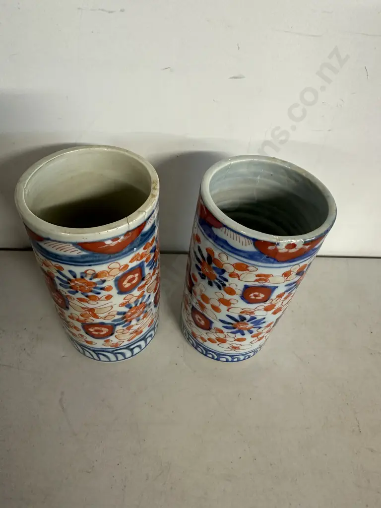 Pair of Japanese Antique Imari Porcelain Vases. H16.5cm (AF) Image 1++