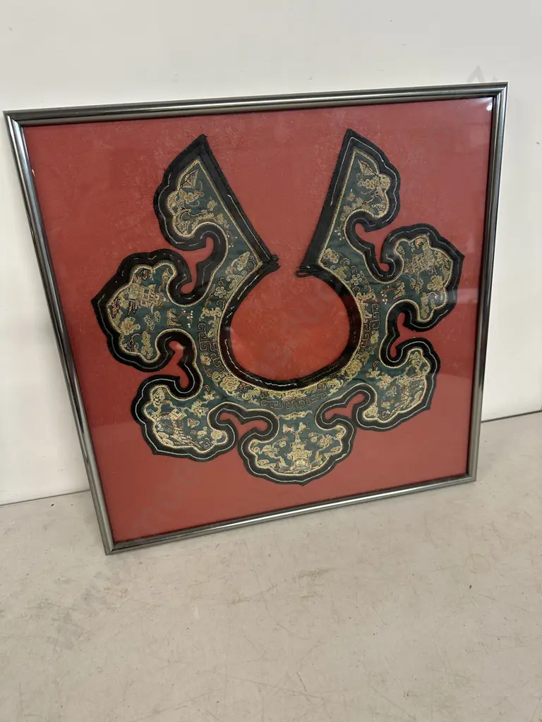 Framed Decorative Antique Chinese Dynasty Style Embroidered Silk Collar For a Robe Worn by Men & Women. 44 x 44cm Image 1++