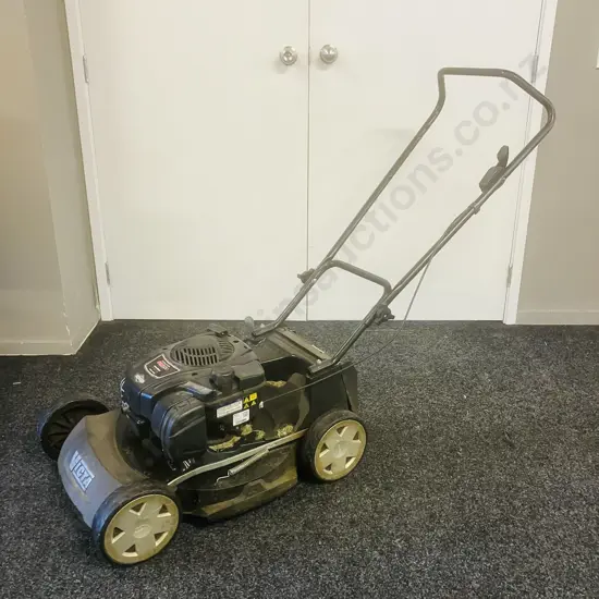Victa Bronco Lawnmower, 19" Alloy, Briggs & Stratton Motor - New Blades