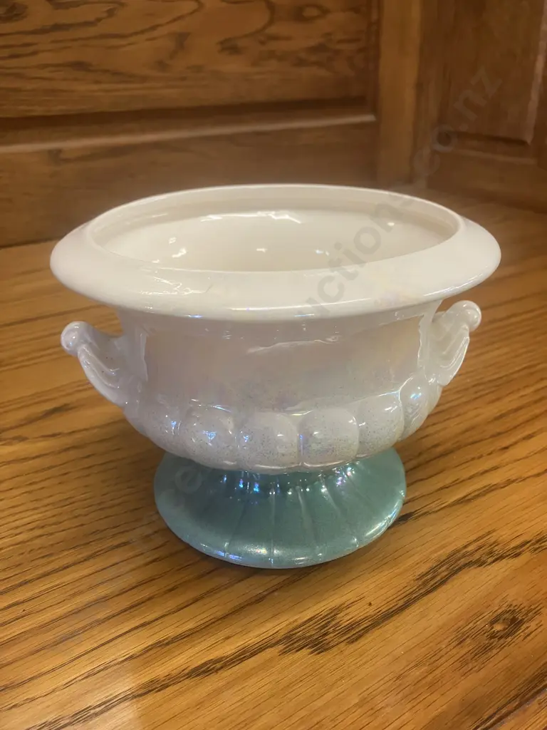 A Crown Lynn Urn In a Rare Green & Mother of Pearl Lustre Finish (1969 - 1971). '613' Impressed To Base. 13 x 18cm Image 1++