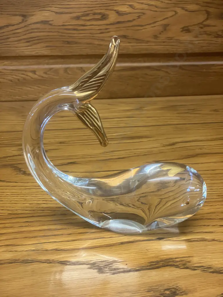 Vintage Murano-Style Whale Paperweight/Figurine With Gold Detailing. 20.5 x 20cm Image 1++