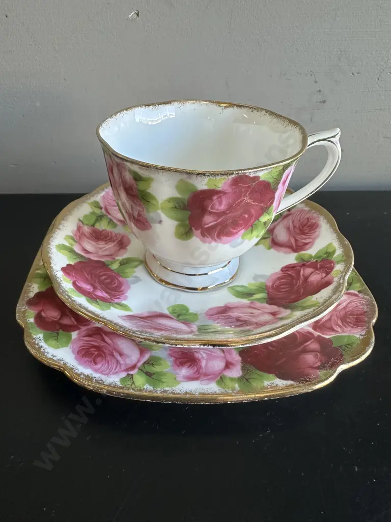 Royal Albert Old English Rose Trio Image 1++