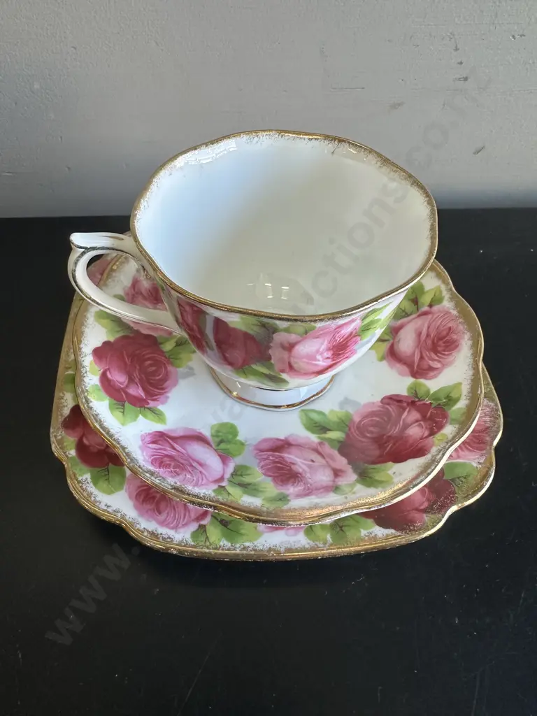 Royal Albert Old English Rose Trio Image 1++
