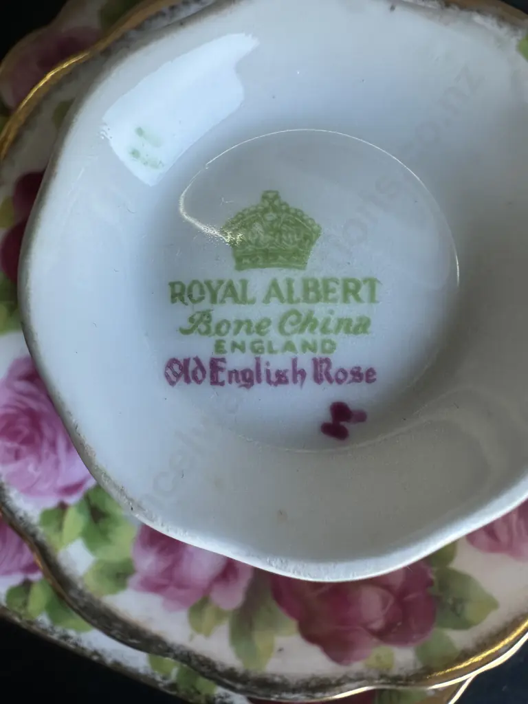 Royal Albert Old English Rose Trio Image 1++