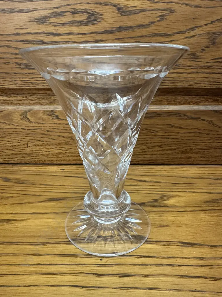 Vintage Crystal Footed Vase H18cm. Image 1++