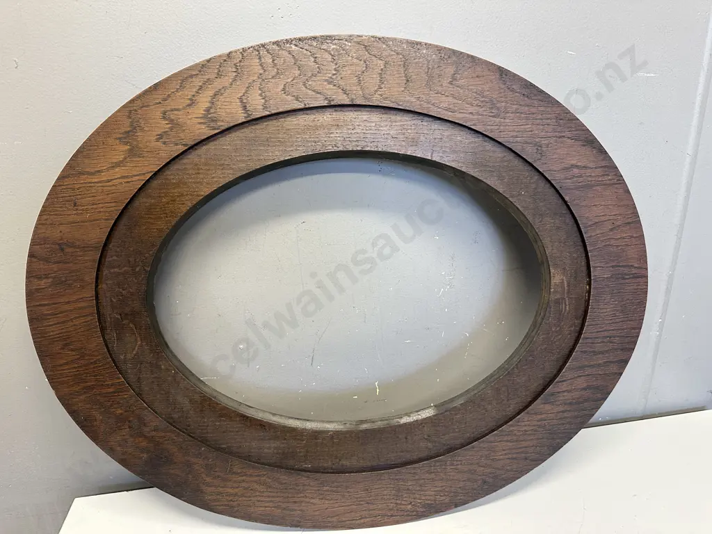 Antique Oval Oak Frame H59,W74cm. Image 1++