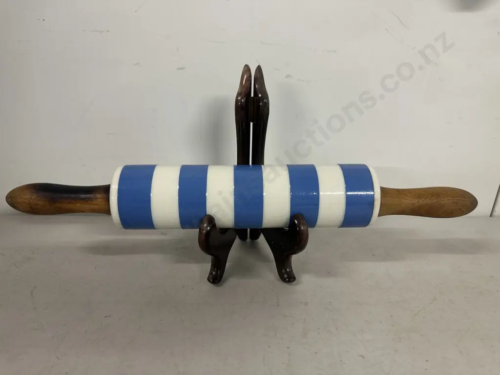 T G Green Vintage Cornishware Rolling Pin, Ridged. Green Stamp Image 1++