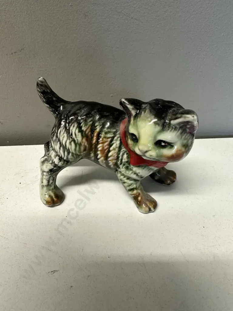 Vintage Porcelain Cat Tabby Figurine NC Japan H9, L12cm. Image 1++